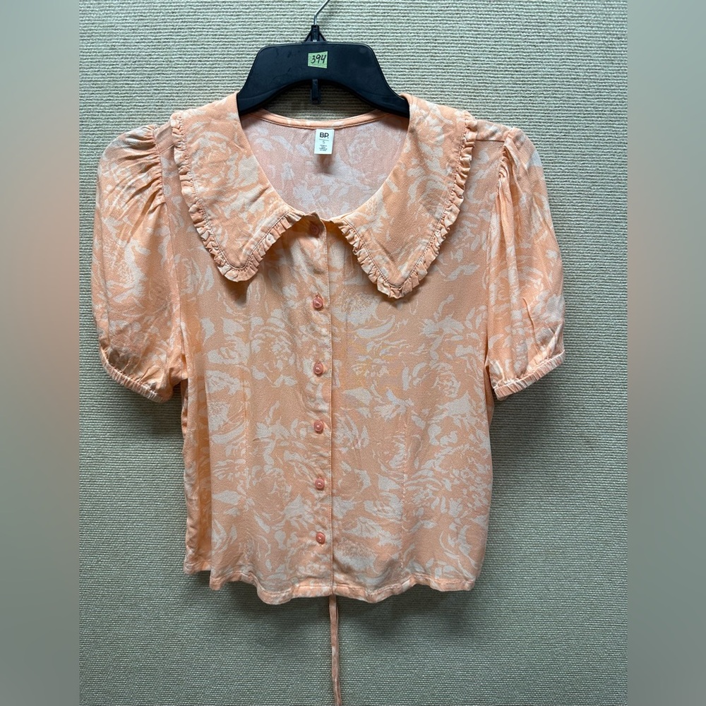 🌾 BP NWOT Button Front Floral Crop Top
